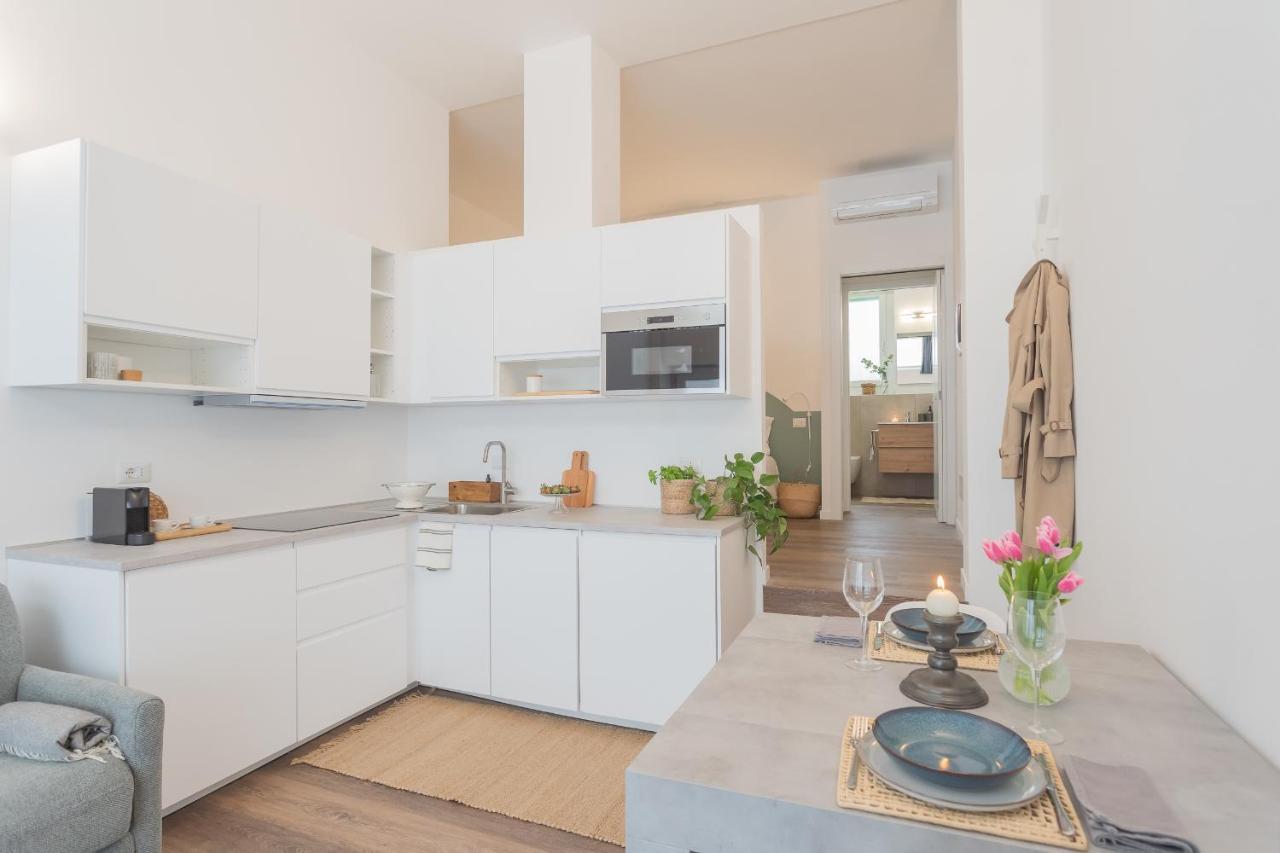 A Step From The Dome Apartment By Rent All Como Ngoại thất bức ảnh